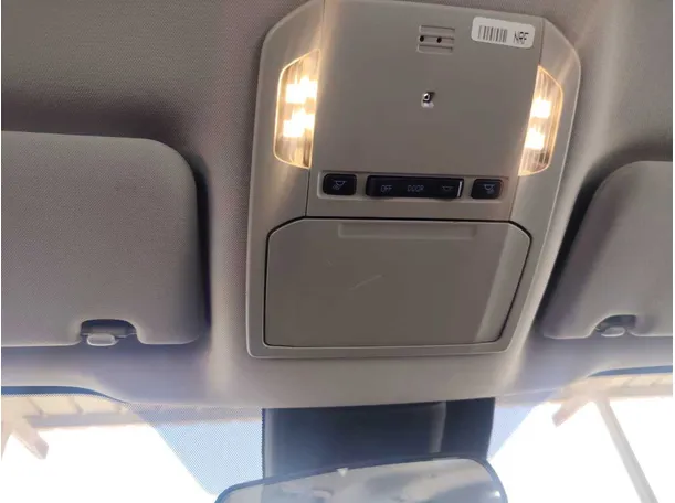 Car image 24
