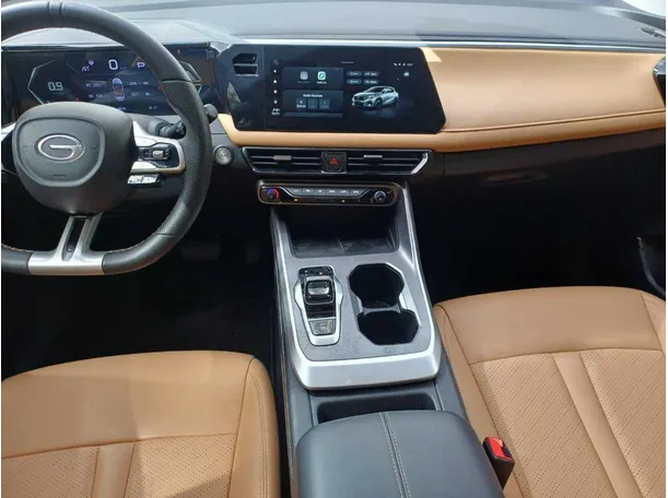 Car image 12