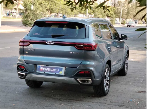 Car image 5