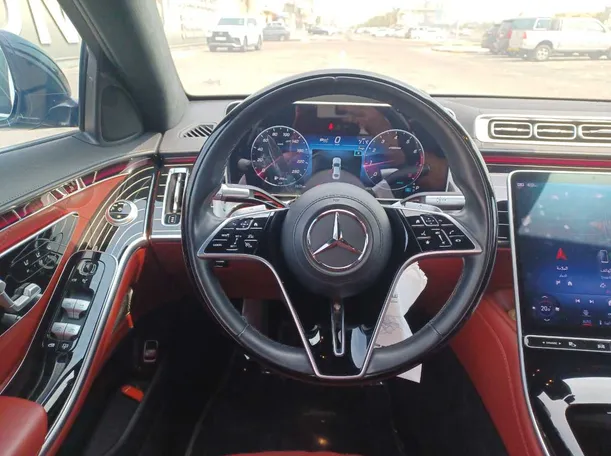 Car image 15