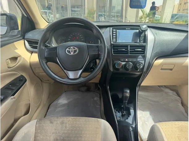 Car image 16