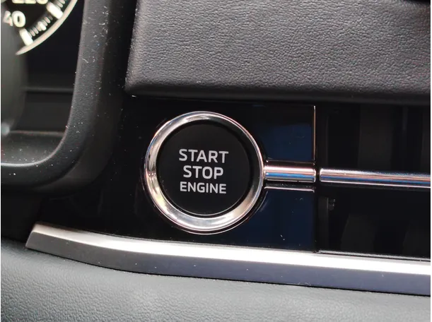 Car image 32
