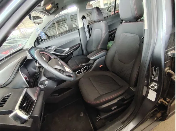 Car image 13