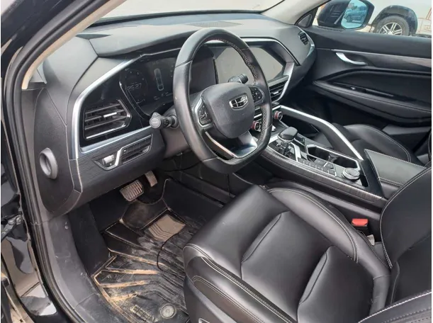 Car image 11