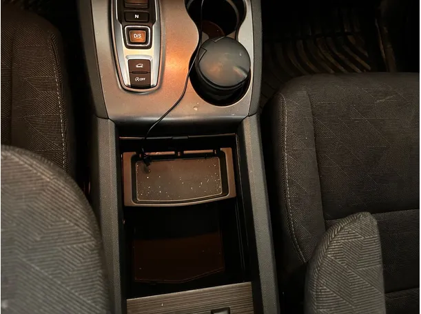 Car image 26