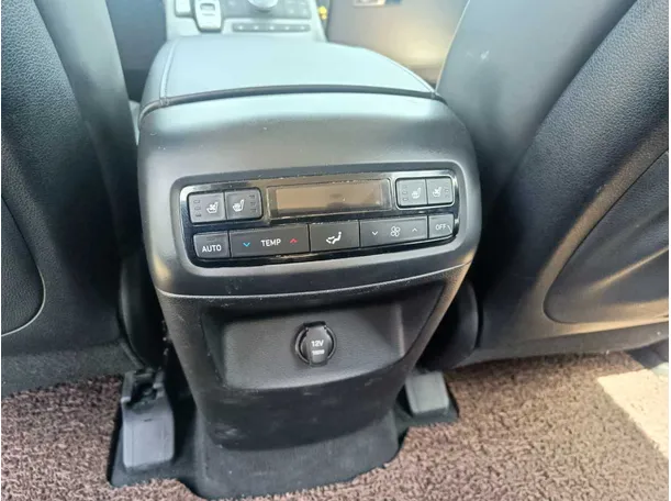 Car image 34