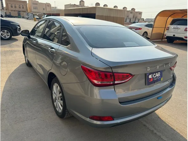 Car image 7