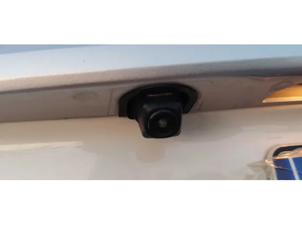 Car image 25