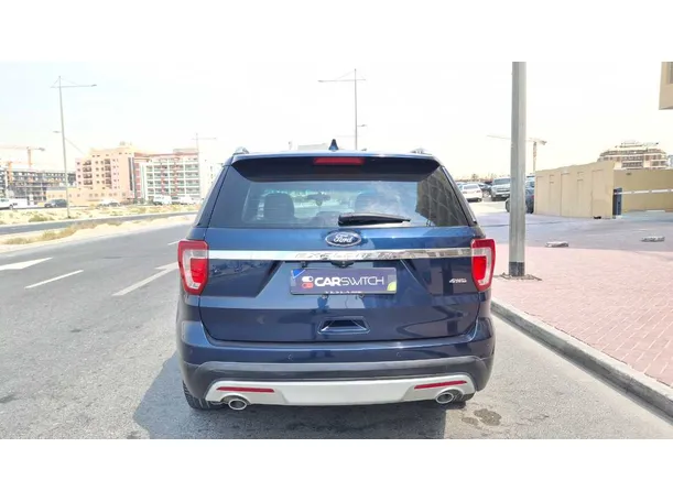 Car image 6