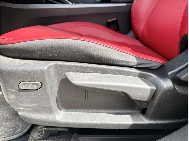Car image 28