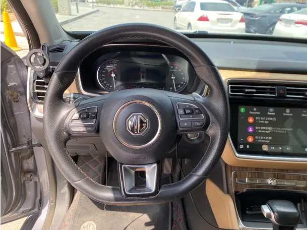 Car image 18