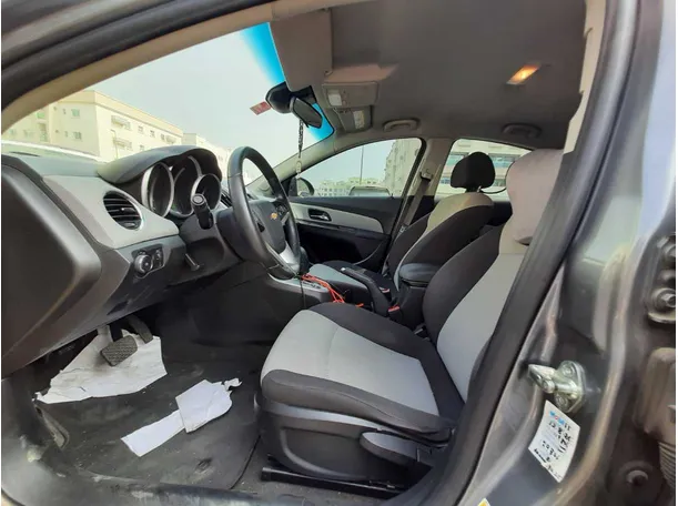 Car image 12