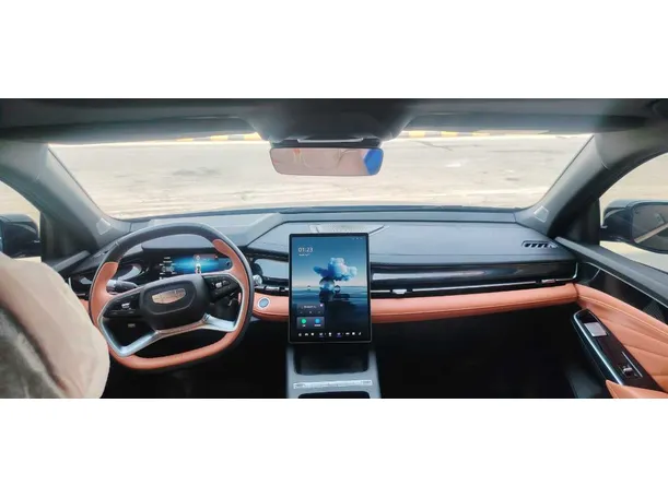 Car image 17