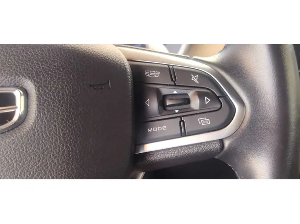 Car image 25