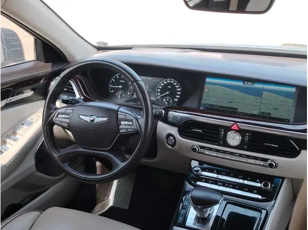 Car image 24