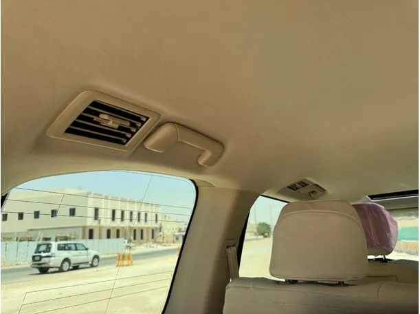 Car image 28