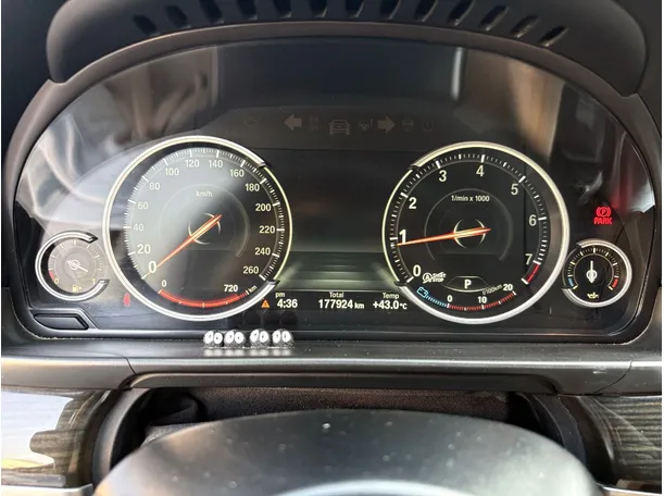Car image 23