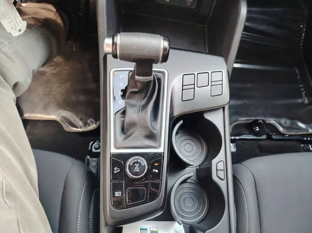 Car image 27