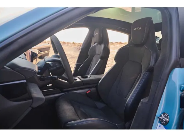 Car image 24