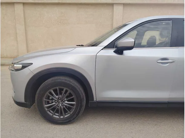 Car image 9