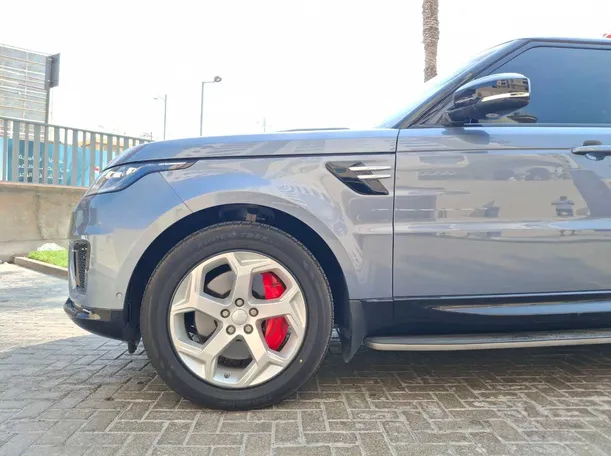 Car image 9
