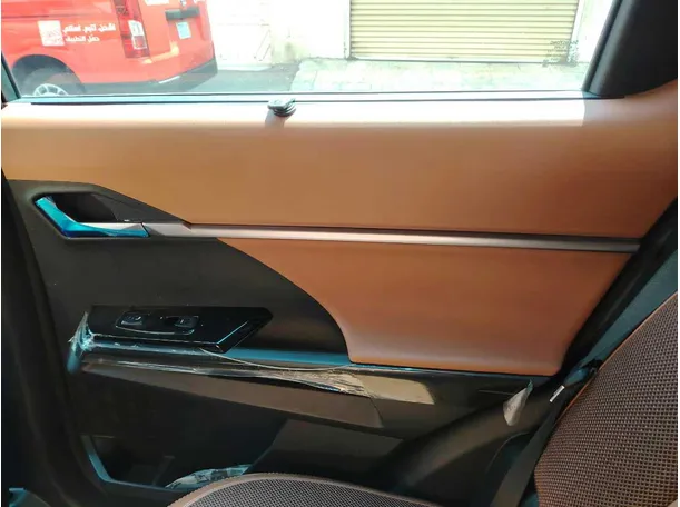 Car image 40
