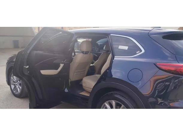 Car image 13