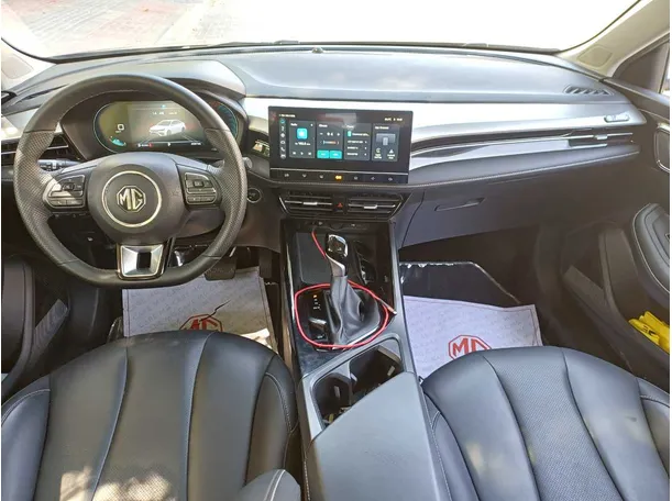 Car image 16