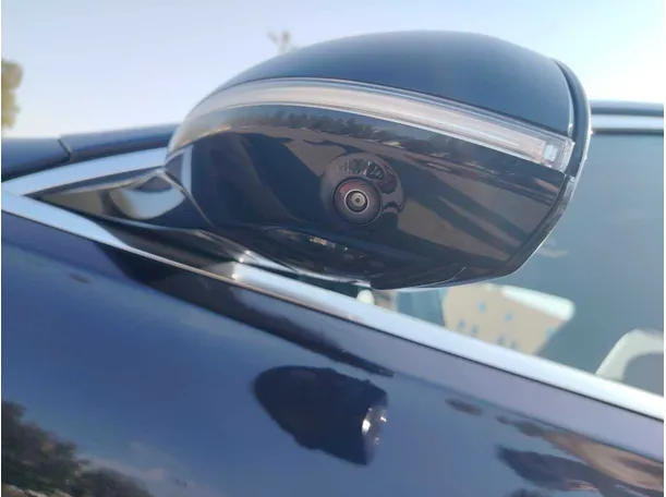 Car image 37