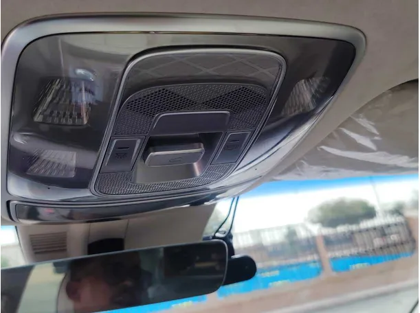 Car image 29