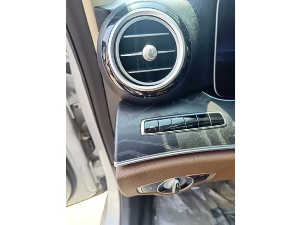Car image 34