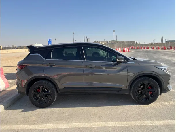 Car image 4