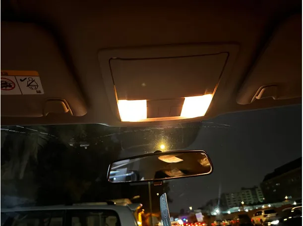 Car image 26