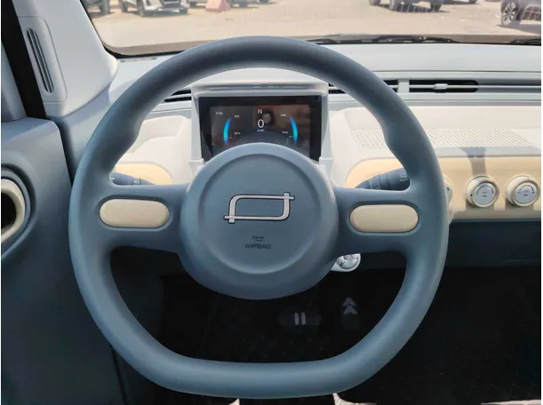 Car image 18