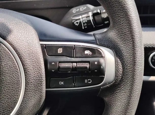 Car image 27