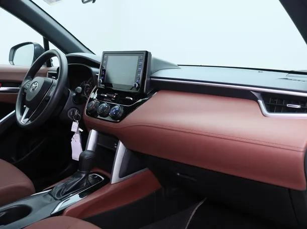 Car image 10