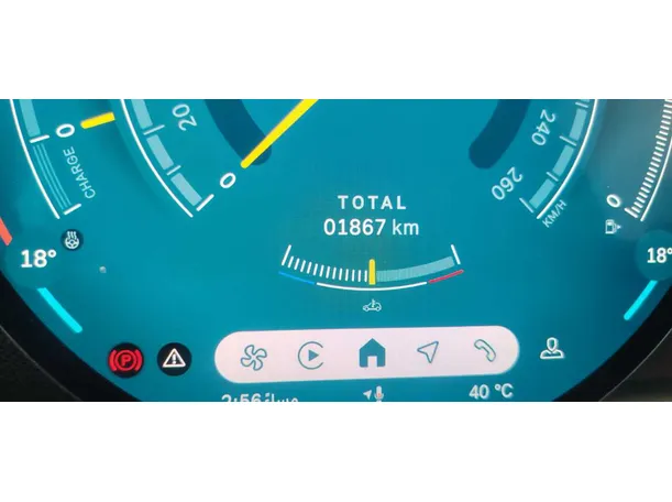 Car image 19