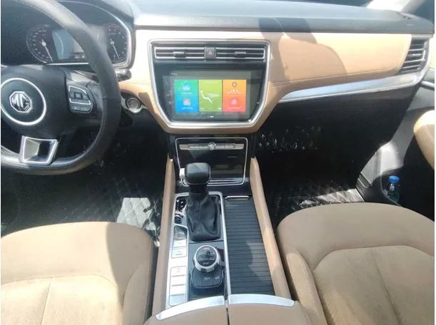Car image 18