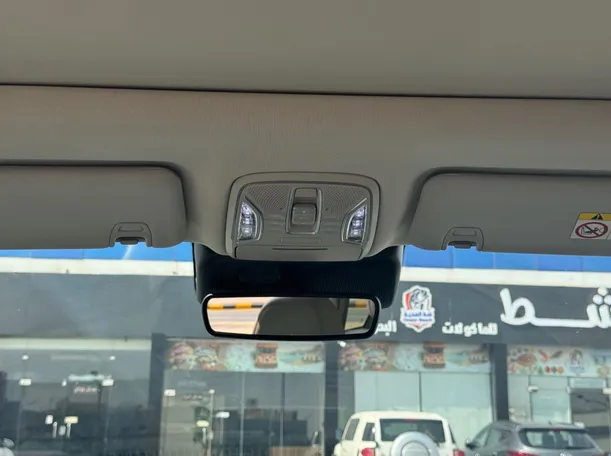 Car image 27