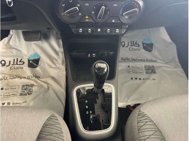 Car image 14