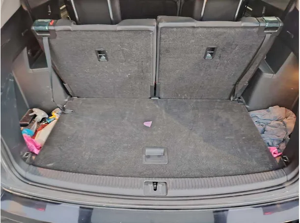 Car image 37