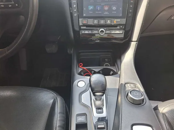 Car image 15