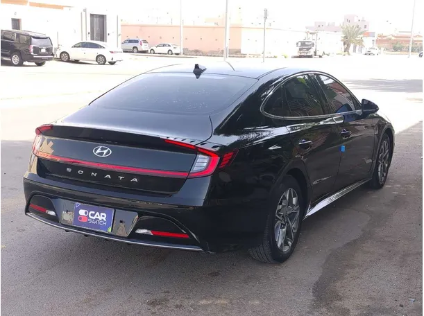Car image 5