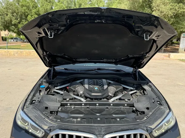 Car image 28