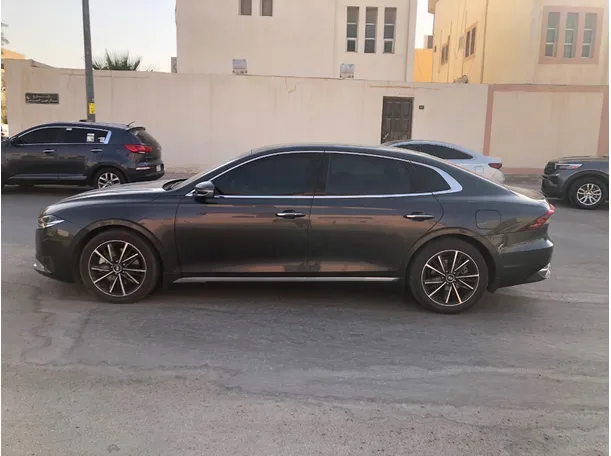 Car image 8