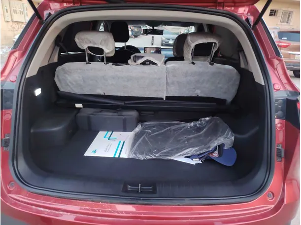 Car image 26
