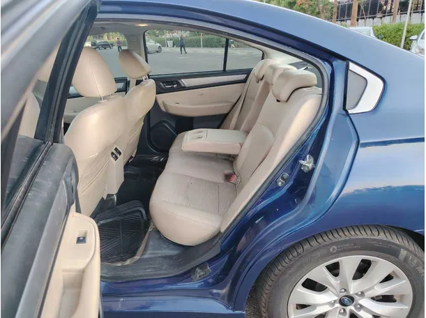 Car image 15