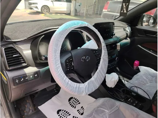 Car image 13