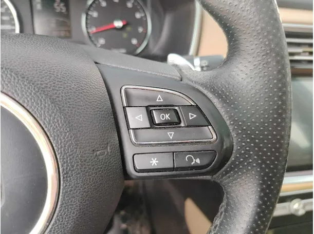Car image 30