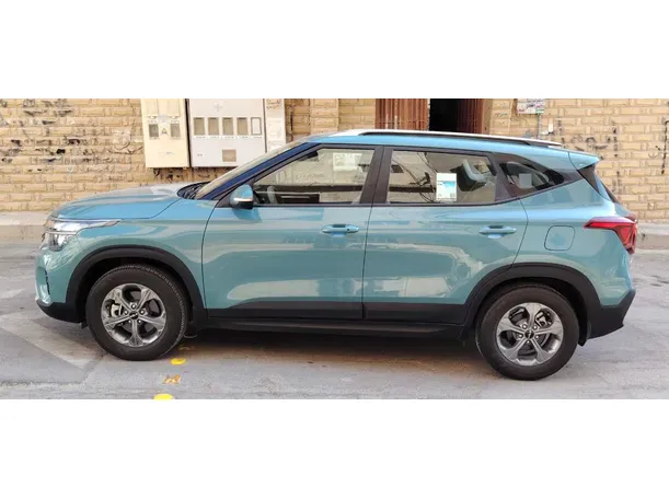Car image 8